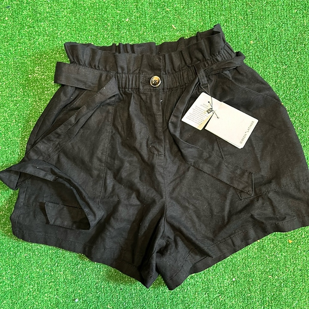 Gibson Latimer shorts size small new with tags!